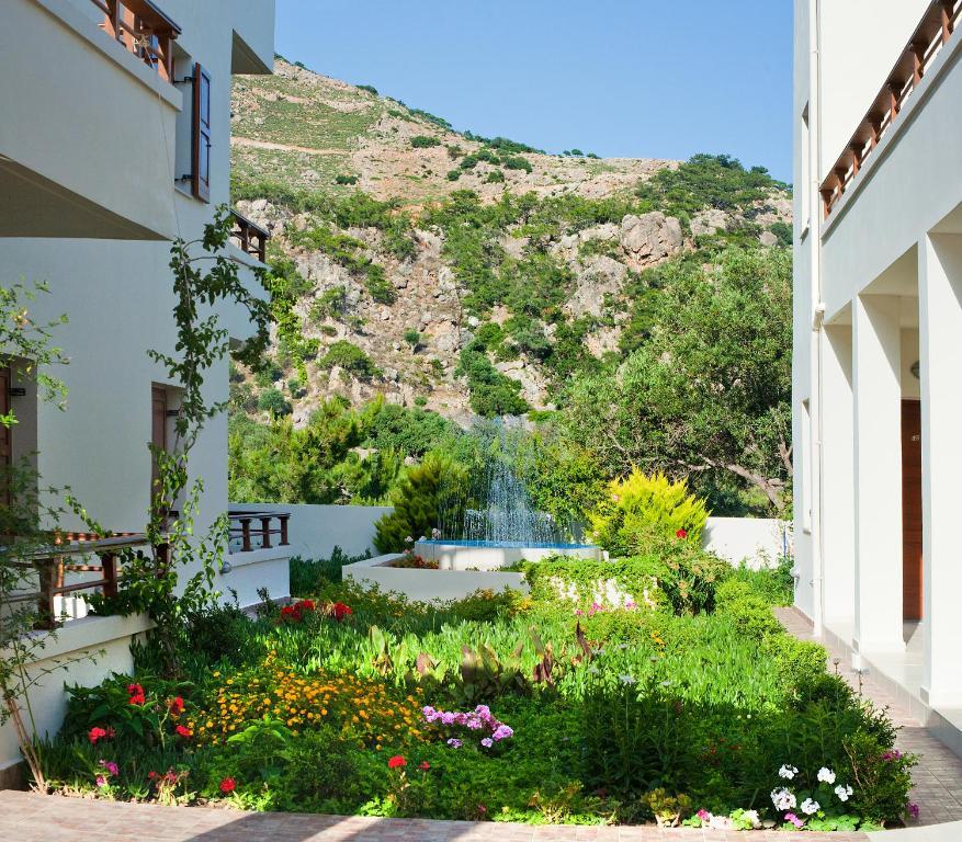 Syia Hotel Sougia Exterior foto