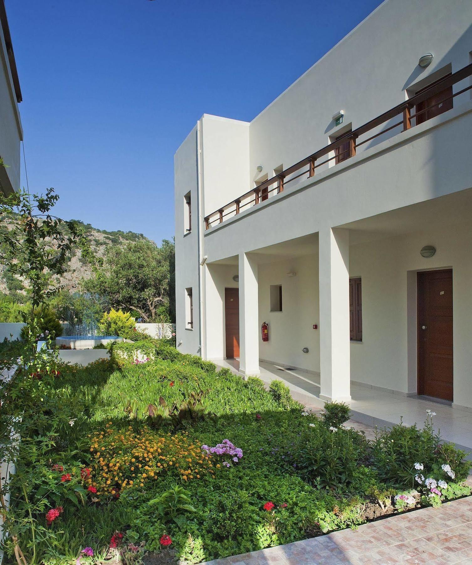 Syia Hotel Sougia Exterior foto